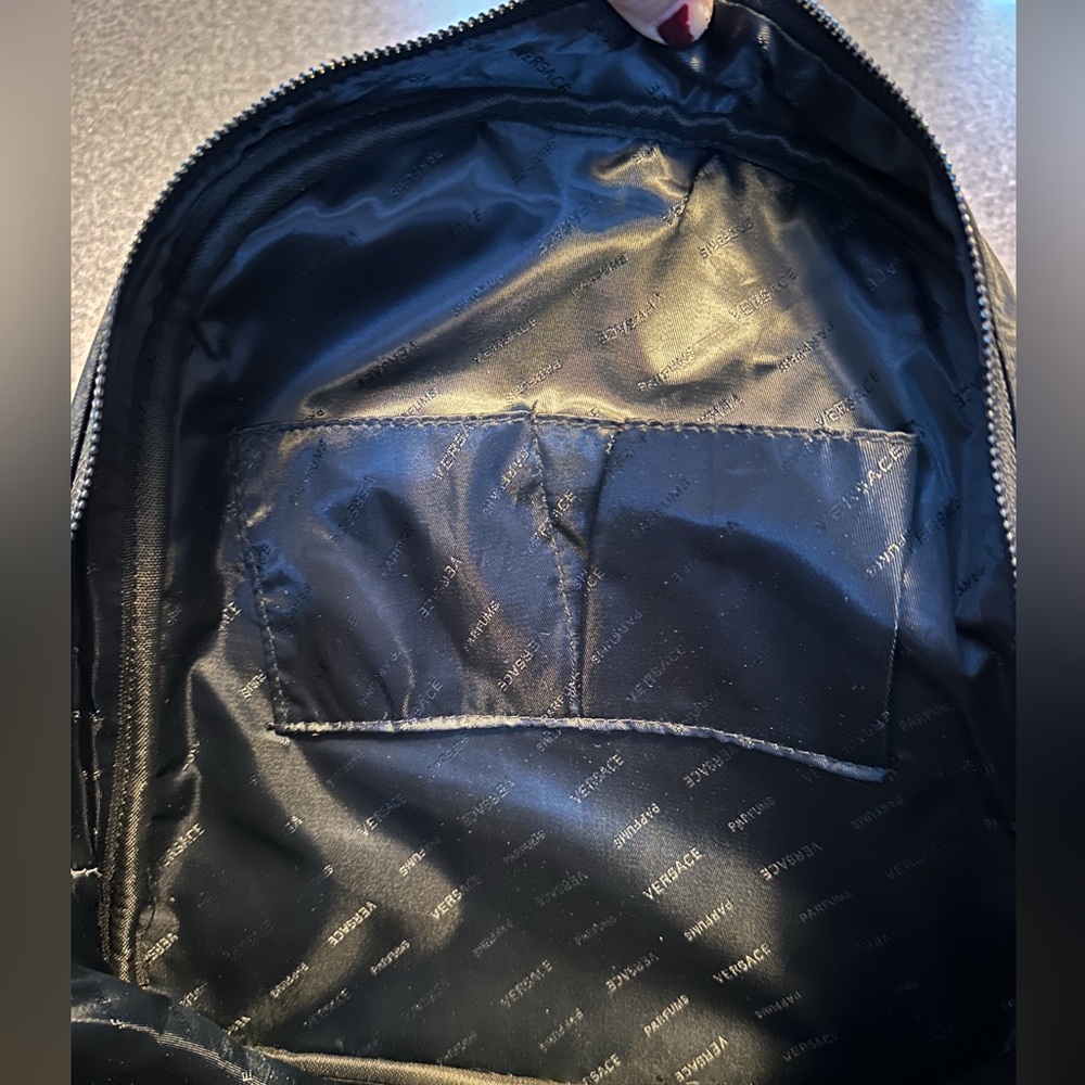 Versace Parfums Black Medusa
Logo Adjustable Strap Backpack Black - Picture 9 of 13